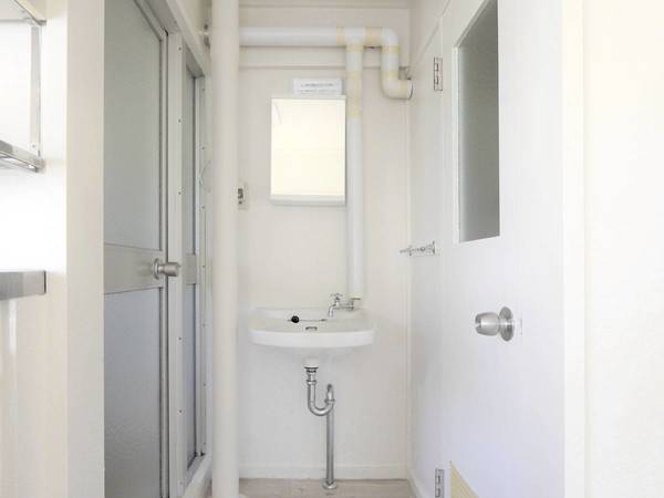 洗面設備　モデルルームの写真です