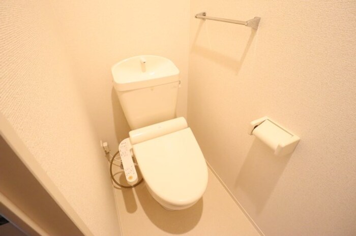 トイレ　温水洗浄暖房便座