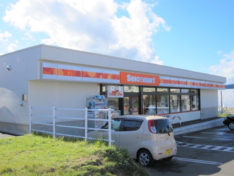 コンビニ　セイコーマート西岡中前店（コンビニ）まで624m