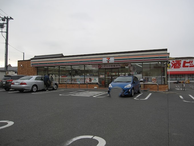 コンビニ　セブンイレブン 一宮住吉2丁目店（コンビニ）まで438m