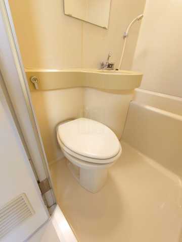 トイレ　ルネ御苑プラザ