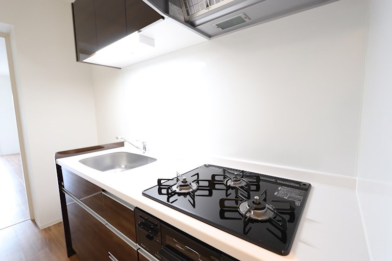 キッチン　3口コンロ付き