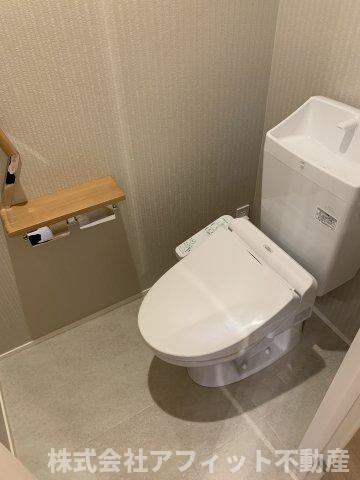 トイレ　温水洗浄便座