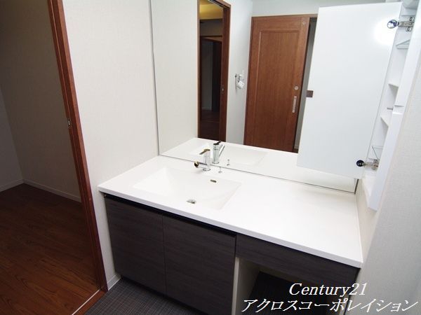 洗面設備　洗髪洗面化粧台付き♪