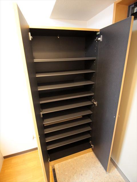 その他　松山市高砂町　ルラシオン松山高砂　靴収納