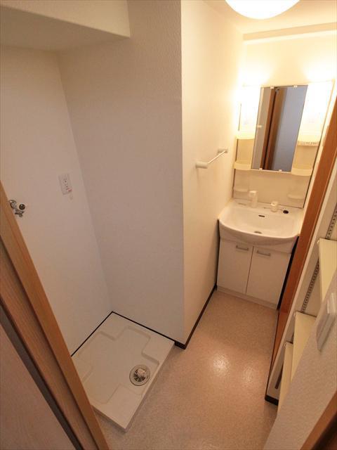 洗面設備　松山市高砂町　ルラシオン松山高砂　洗面所