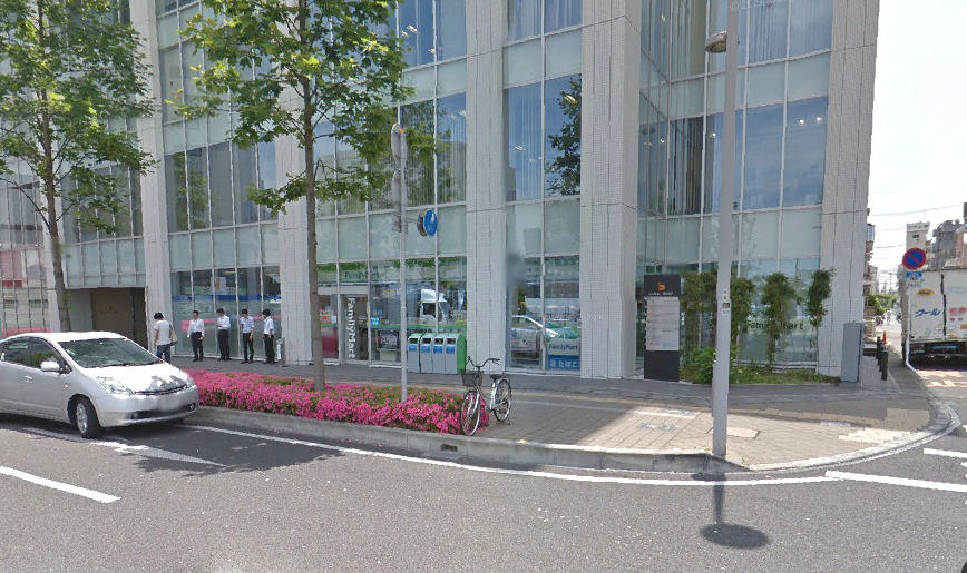 コンビニ　ファミリーマート宇都宮駅東口店（コンビニ）まで242m