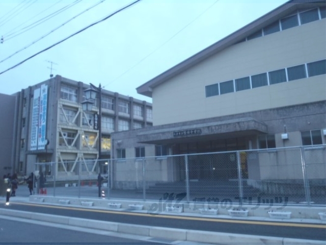 中学校　堅田中学校（中学校）まで800m