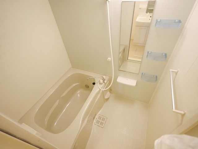 バス・シャワールーム　バスルーム（追い焚き可）