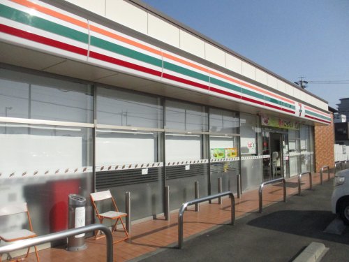 コンビニ　セブンイレブン　岐阜薮田東１丁目店（コンビニ）まで218m