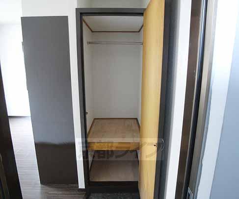 収納　収納奥行きあります。