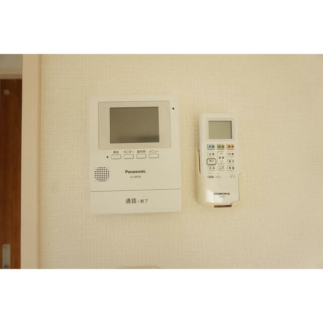 セキュリティ　モニター付きインターホンで来訪者を確認！