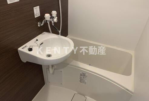 バス・シャワールーム　落ち着いた空間のお風呂です