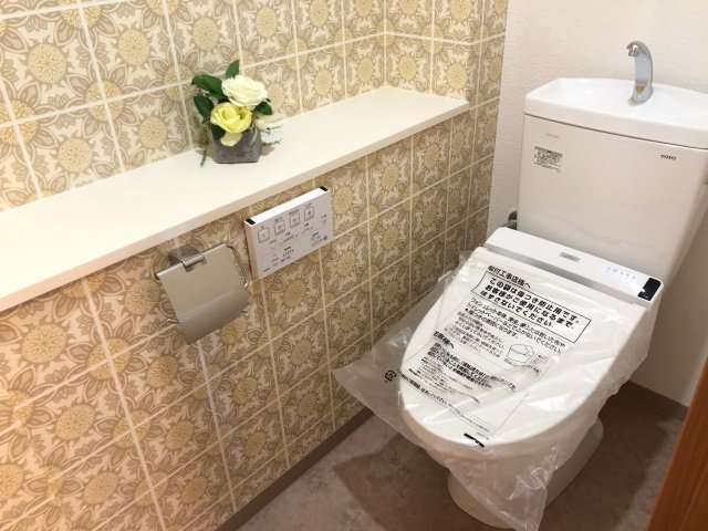 トイレ　温水洗浄便座機能付き♪