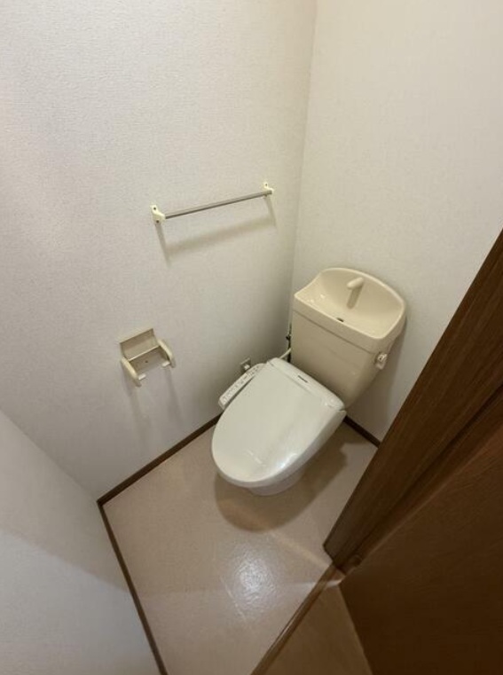 トイレ　洗浄機能付暖房便座