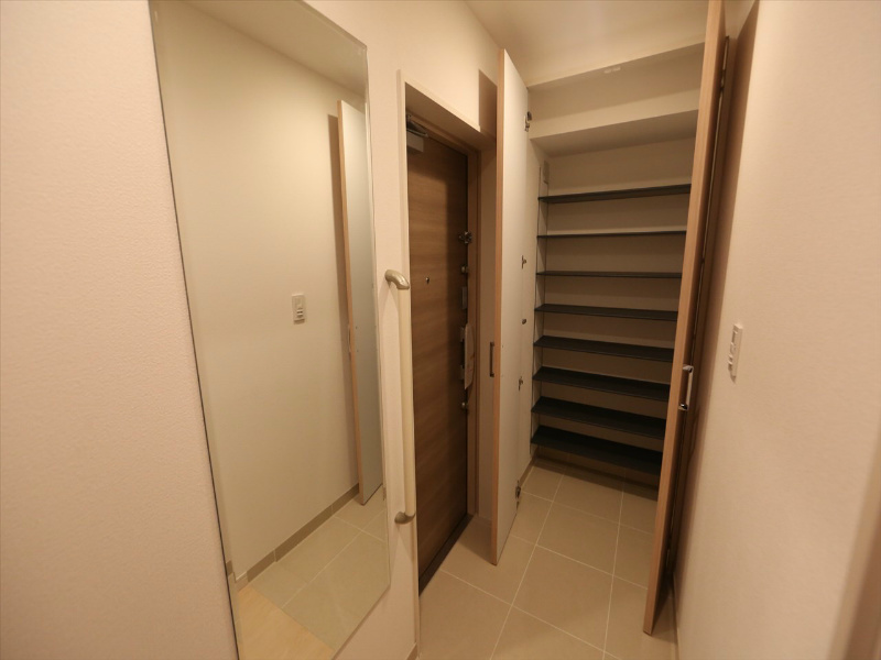 玄関　玄関　シューズボックス