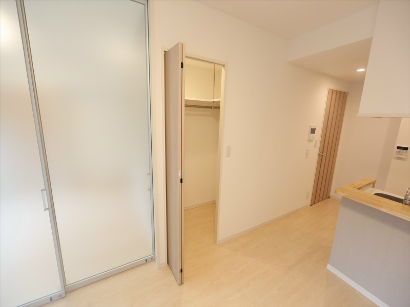 収納　ウォークインクローゼット（収納充実してます）