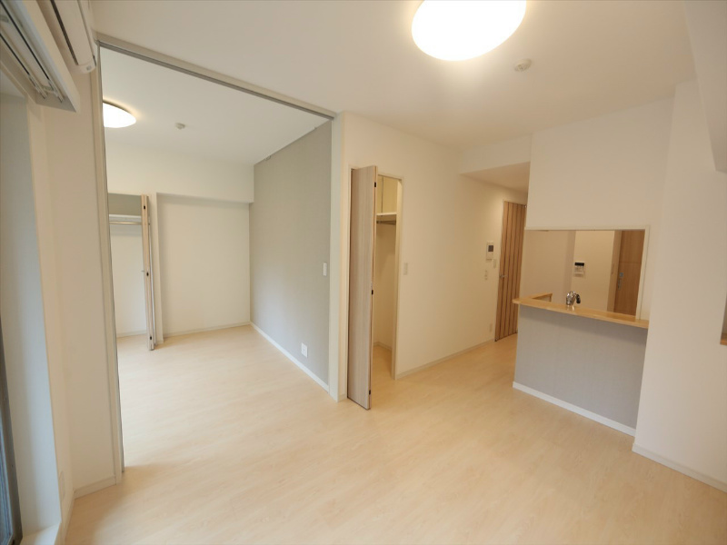 居室・リビング　ＬＤＫ11.2帖　カウンターキッチン（3口ＩＨコンロ）グリル