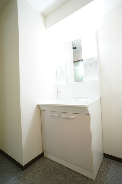洗面設備　参考写真（同建物別部屋のものです）