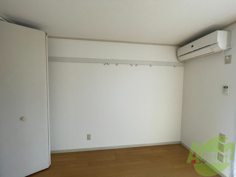 その他部屋・スペース　６帖の洋室を別の角度から撮影してみました。