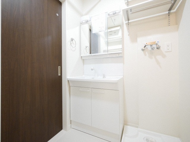 洗面設備　シャワードレッサー付きです！