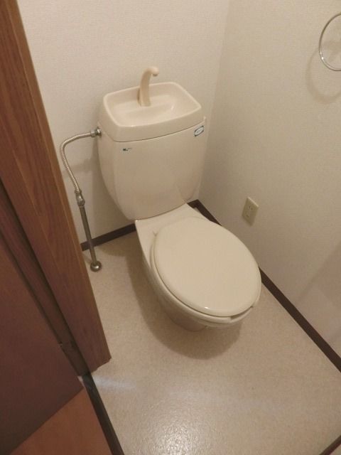 トイレ　シンプルなトイレ