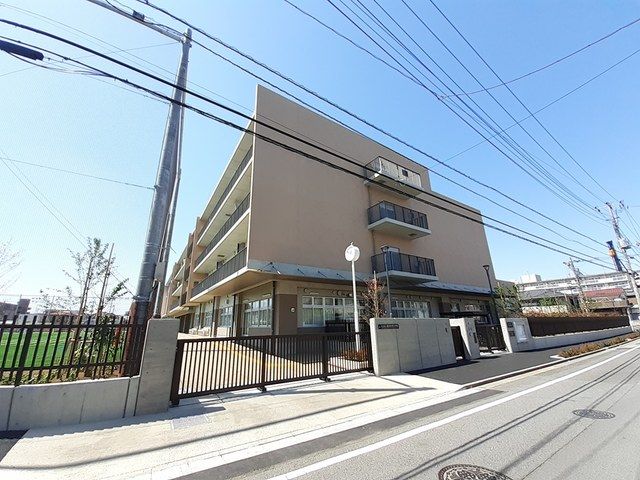 小学校　足立区立鹿浜未来小学校（小学校）まで309m