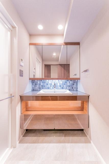 洗面設備　※写真は同タイプ住戸です。