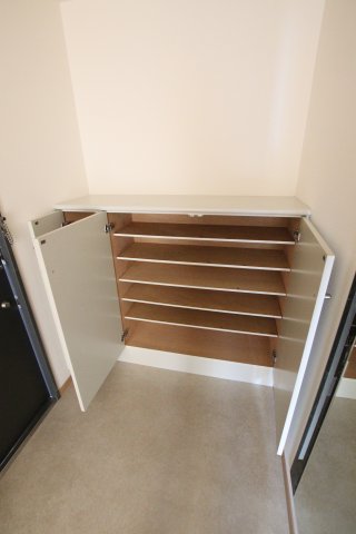 収納　シューズボックス