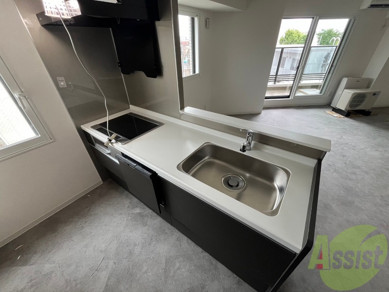 キッチン　キッチンはスペースも広々していて使いやすそうですよ！