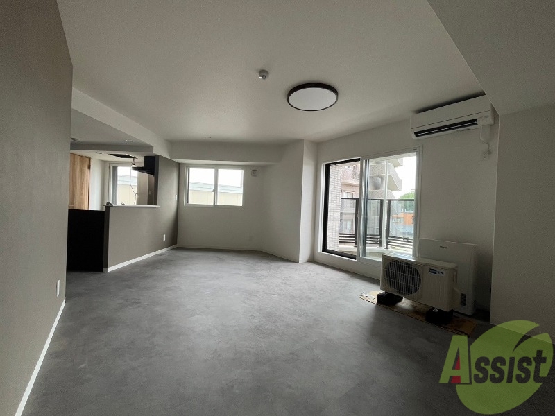 居室・リビング　広くてキレイなお部屋が広がっていて、充実した生活が送れそう。