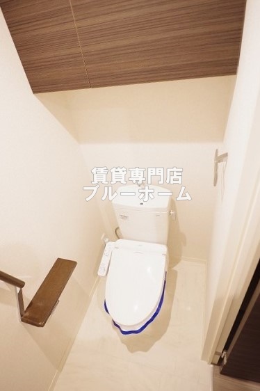 トイレ　温水洗浄便座付き！