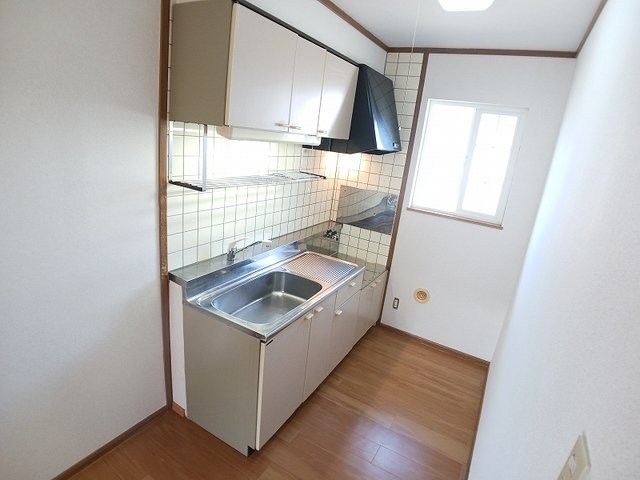 キッチン　現況優先となります。現地にて間取り・仕様等をお確かめ下さい。