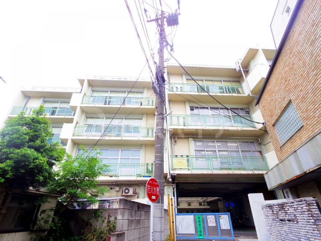 スーパー　荒川区立第一日暮里小学校（スーパー）まで460m