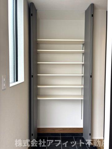 玄関　シューズボックス