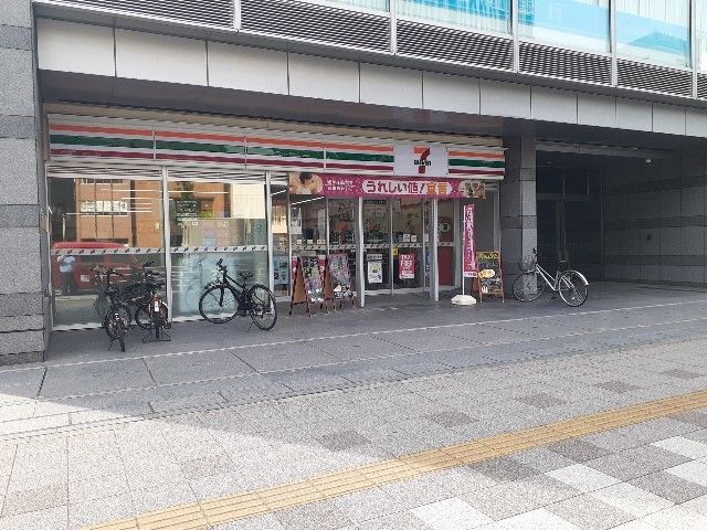 コンビニ　セブンイレブン（コンビニ）まで500m