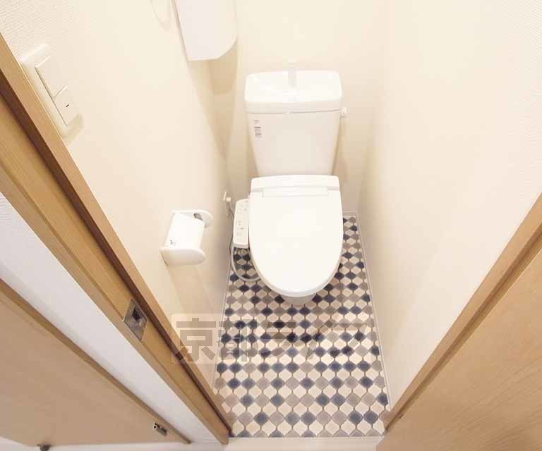 トイレ　ウォシュレット付きです。