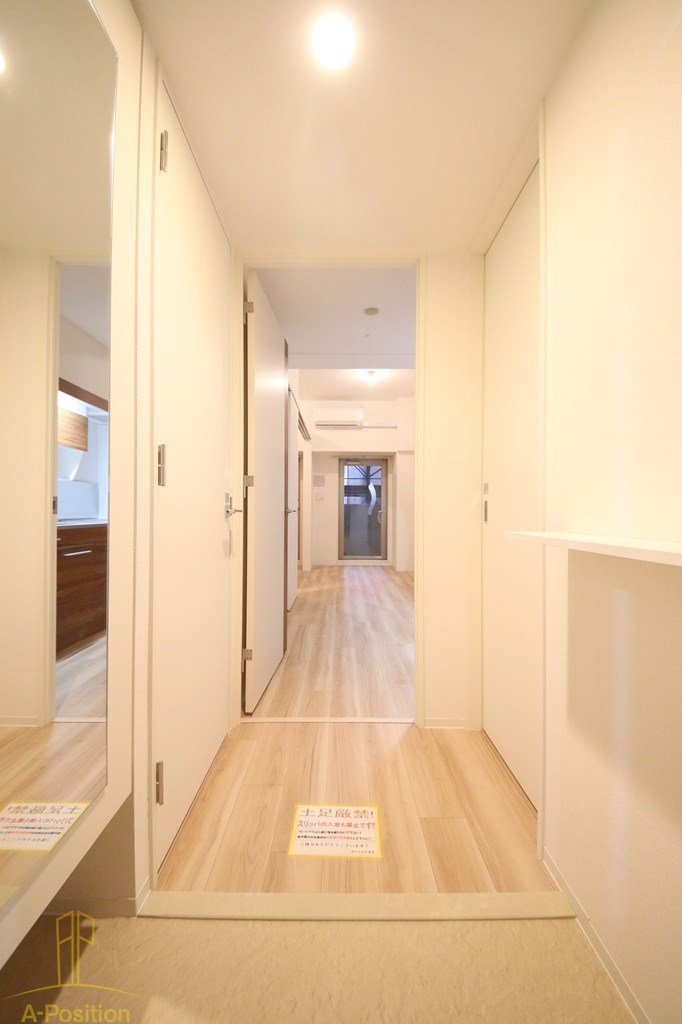 玄関　セレニテ堺筋本町リアン