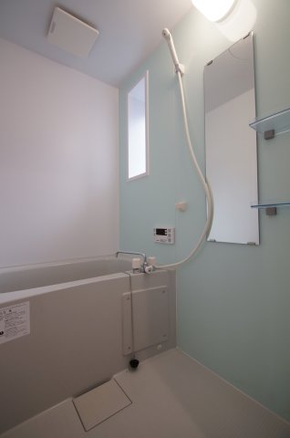 バス・シャワールーム　追い焚き機能付きのバスルームです