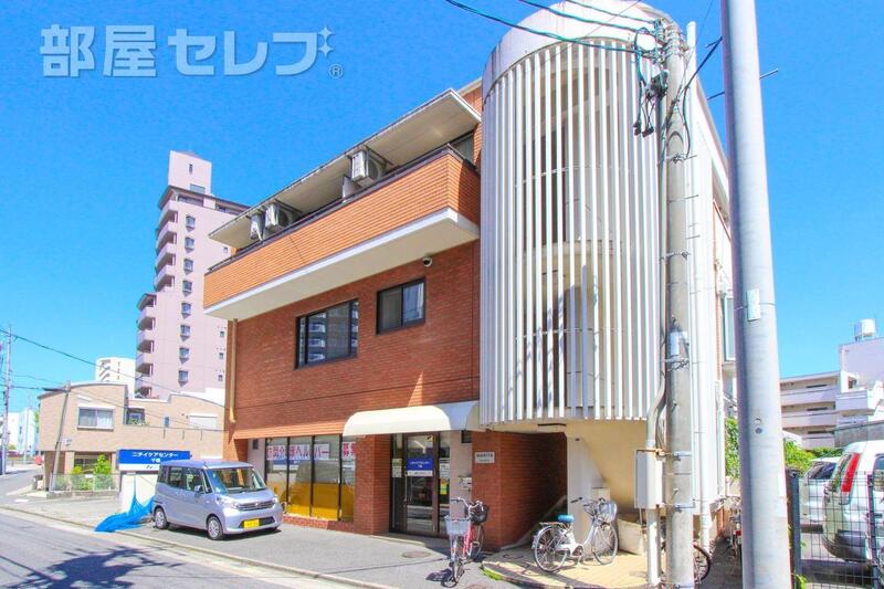 建物外観　夜の外観も素敵なマンションです。