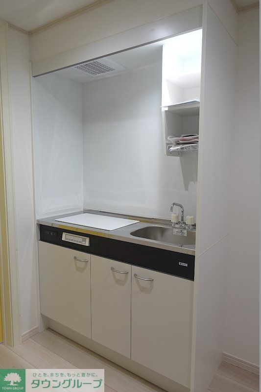 キッチン　一人暮らしに丁度いいサイズ、お手入れ楽々の2口IHキッチン…