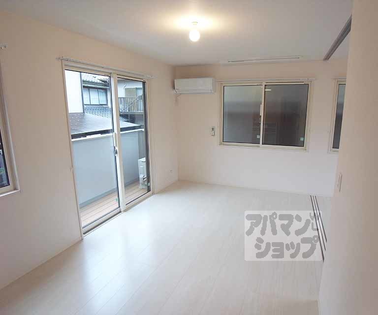 居室・リビング　南向きのリビングです。