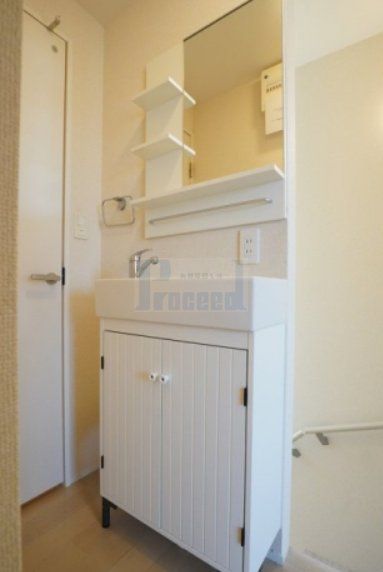 洗面設備　うれしい独立洗面台！