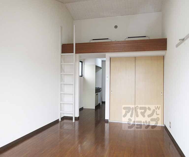 居室・リビング　ロフト付きワンルーム！