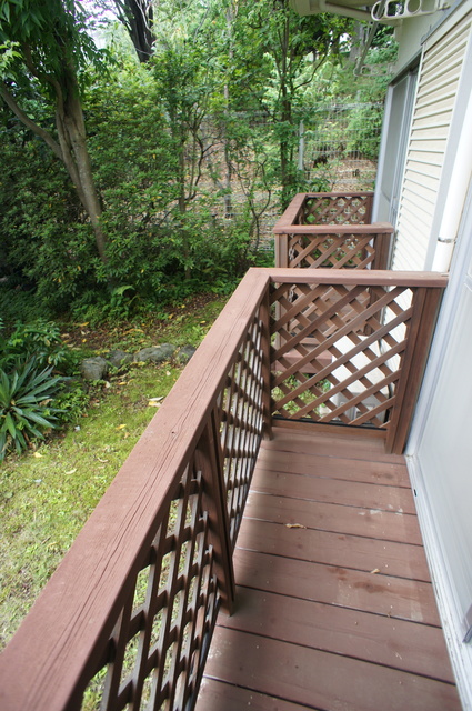 バルコニー　洗濯物を太陽の下で干すことができます♪