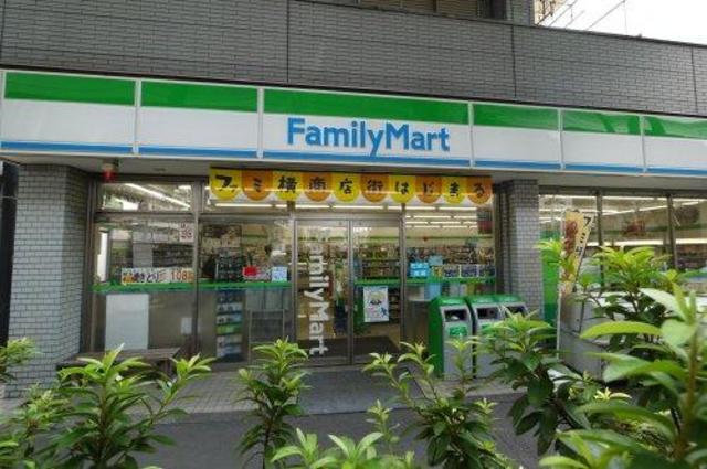 コンビニ　ファミリーマート杉並下高井戸四丁目店（コンビニ）まで139m