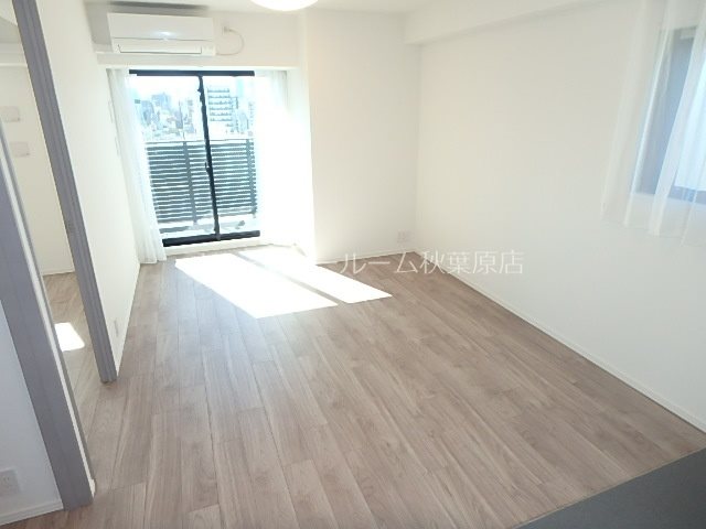 居室・リビング　別号室参考写真