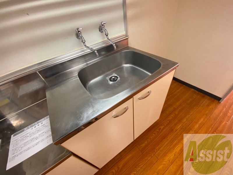 洗面設備　キッチンのシンクはピカピカで掃除意欲が湧いてきそう！