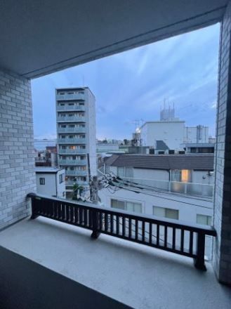 バルコニー　（別タイプ参考写真）エストゥルースプラス西日暮里　荒川区西日
