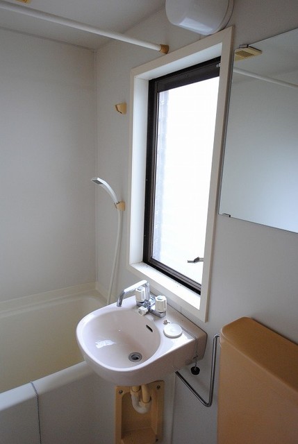 洗面設備　写真は２０５号室